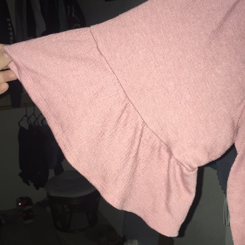 Pink arm flare shirt